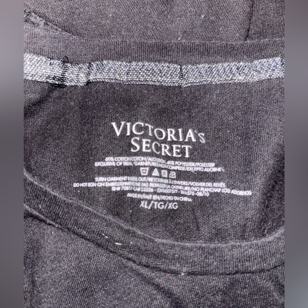 Victoria’s Secret black long sleeve jeweled sleep shirt size XL - Picture 2 of 3